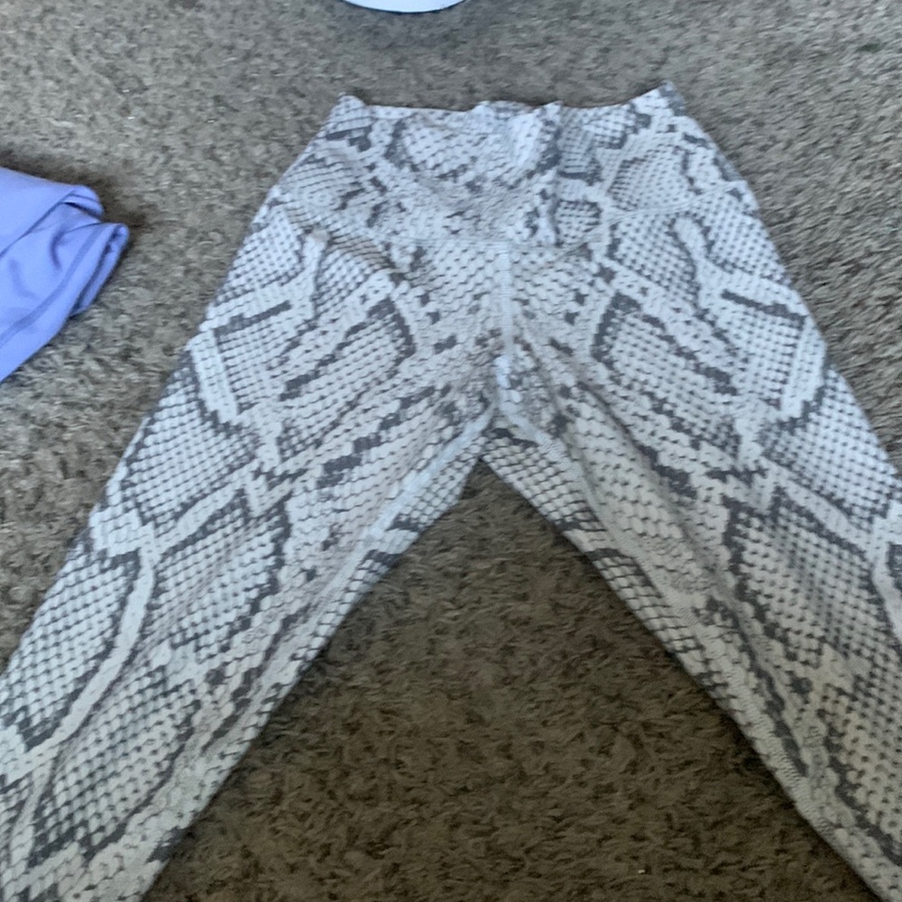 YOGA PANTS